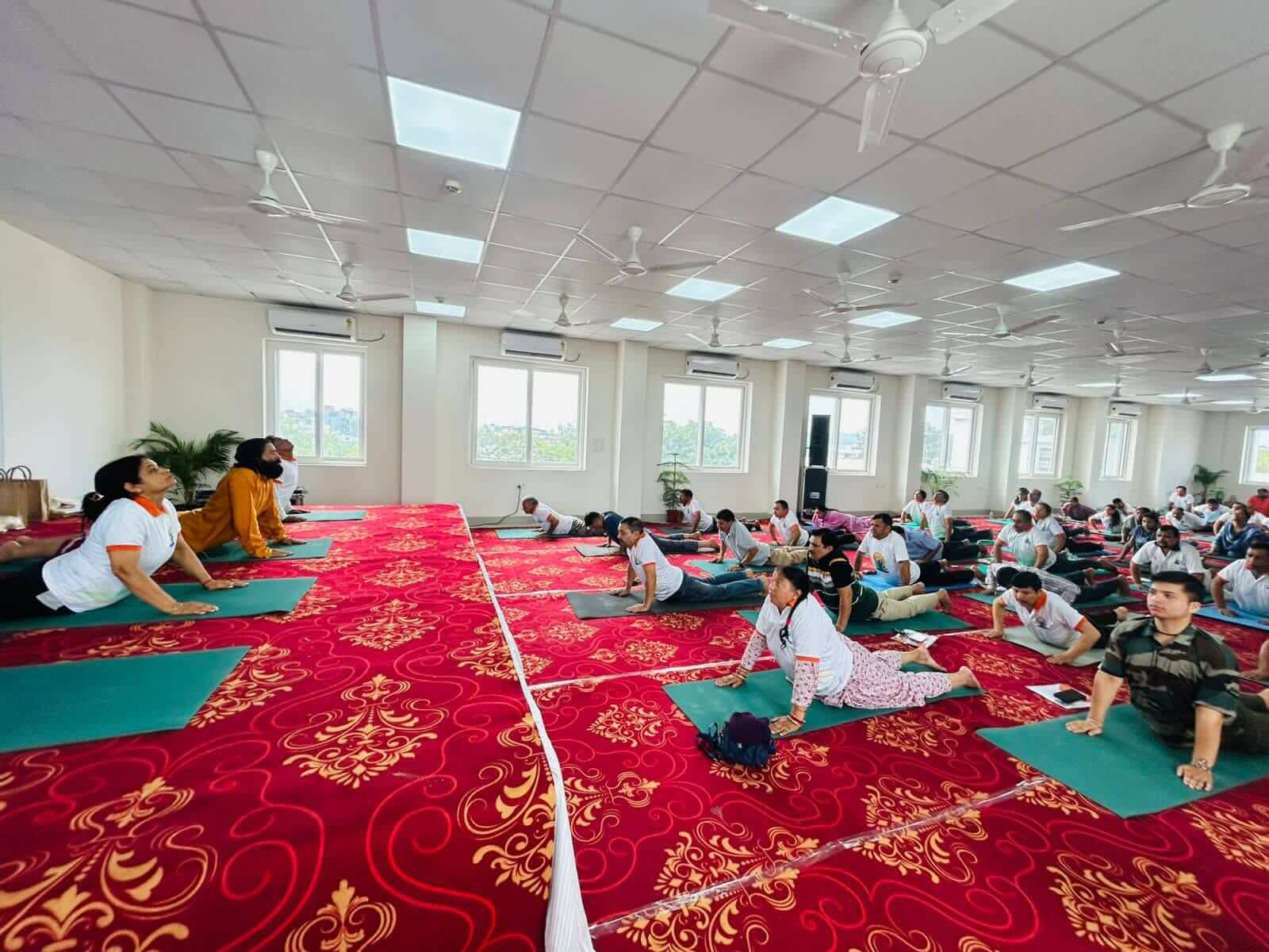 Closing satsang, evening lamp lighting