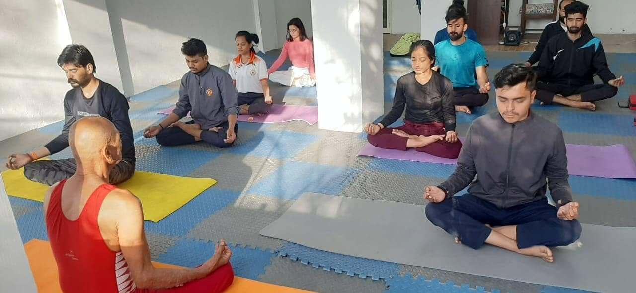 Online yoga class live stream